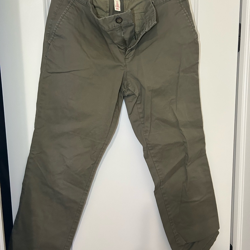 GAP Women's Olive Cropped Pants